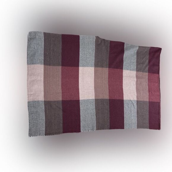 Woolrich Poncho Sweater OS Women Pink Maroon Plaid Tassel Fringe Casual Wrap - Picture 6 of 8